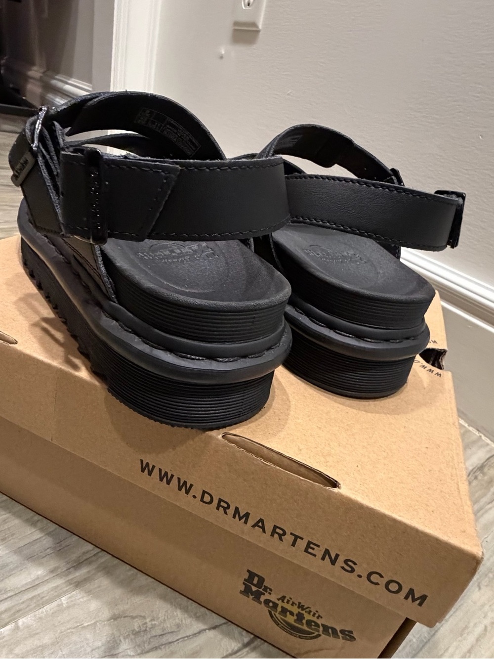 Dr. Marten’s Voss Hydro Sandal - Picture 13 of 14